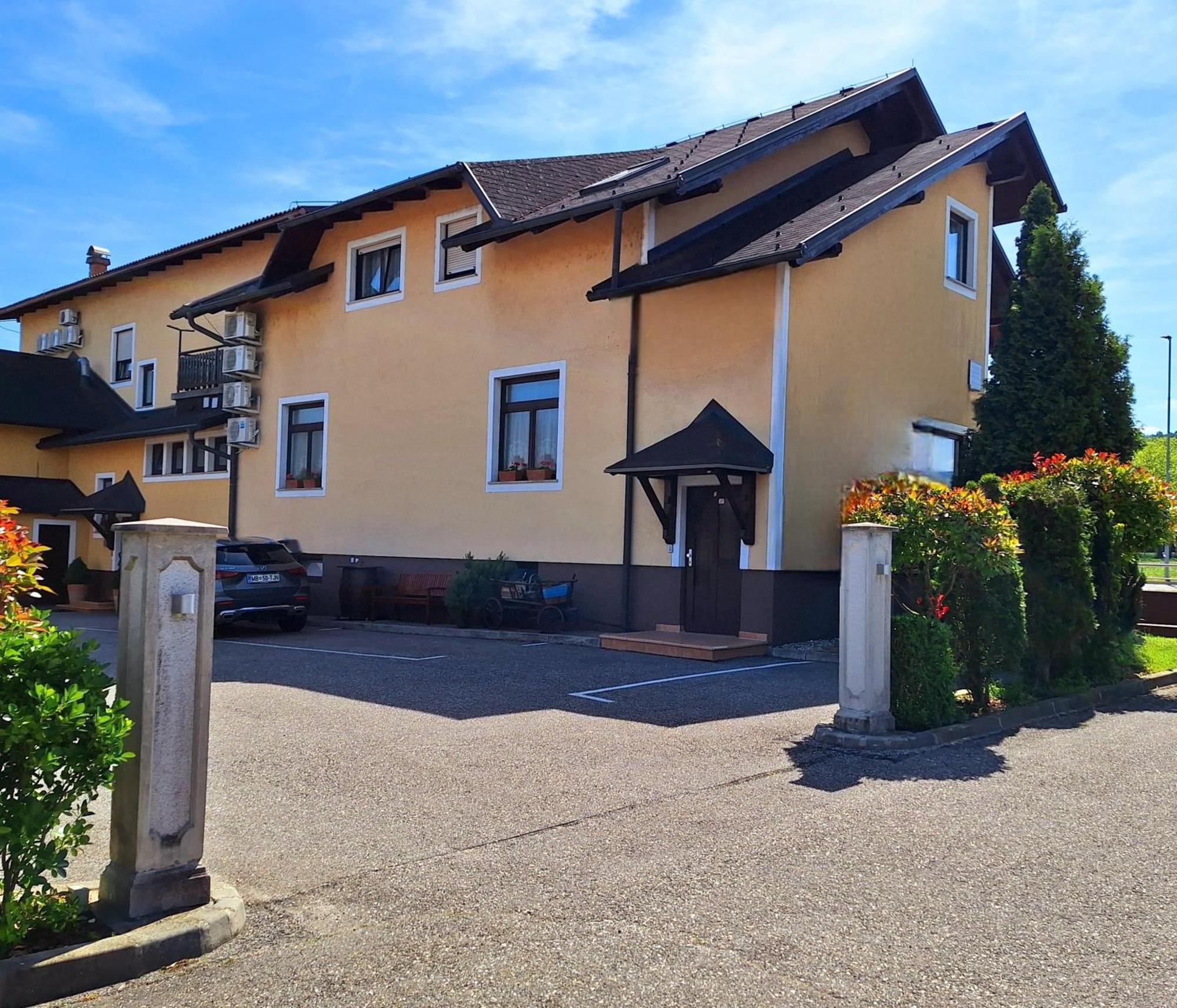 Penzion Gostisce Lesjak Orehova vas Extérieur photo